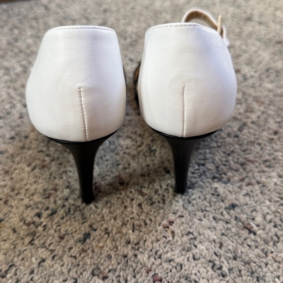 Boston Design Studio Black and White Open-Toe Heels NEW Sz 8.5 - Picture 5 of 6